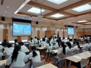 探究学習発表会（高２中間発表）